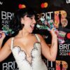 Raye fait une razzia aux Brit Awards